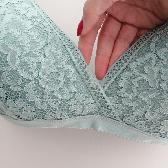 Knix Lace Deep V Bralette in Sage Plus Size XXL (Fits 40 A-DD) - Picture 6 of 16